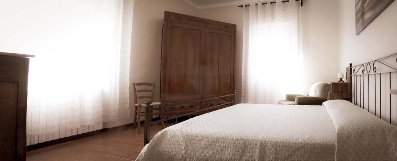 Casa Vacanza Ilia Pescia Exterior foto