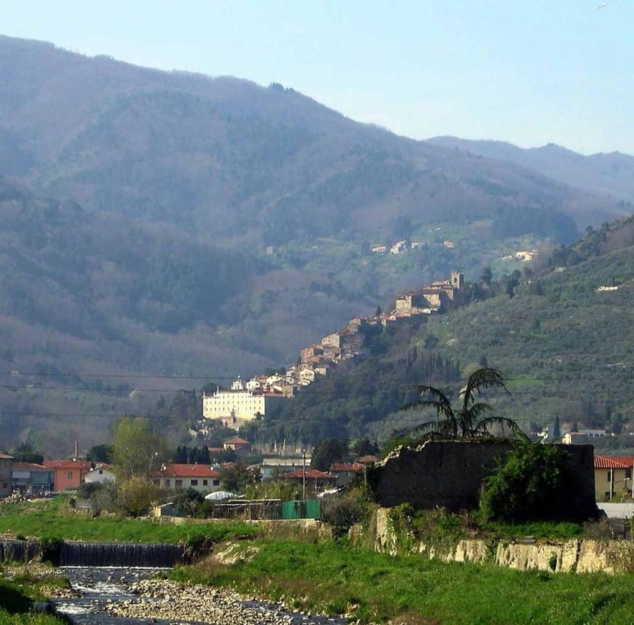 Casa Vacanza Ilia Pescia Exterior foto